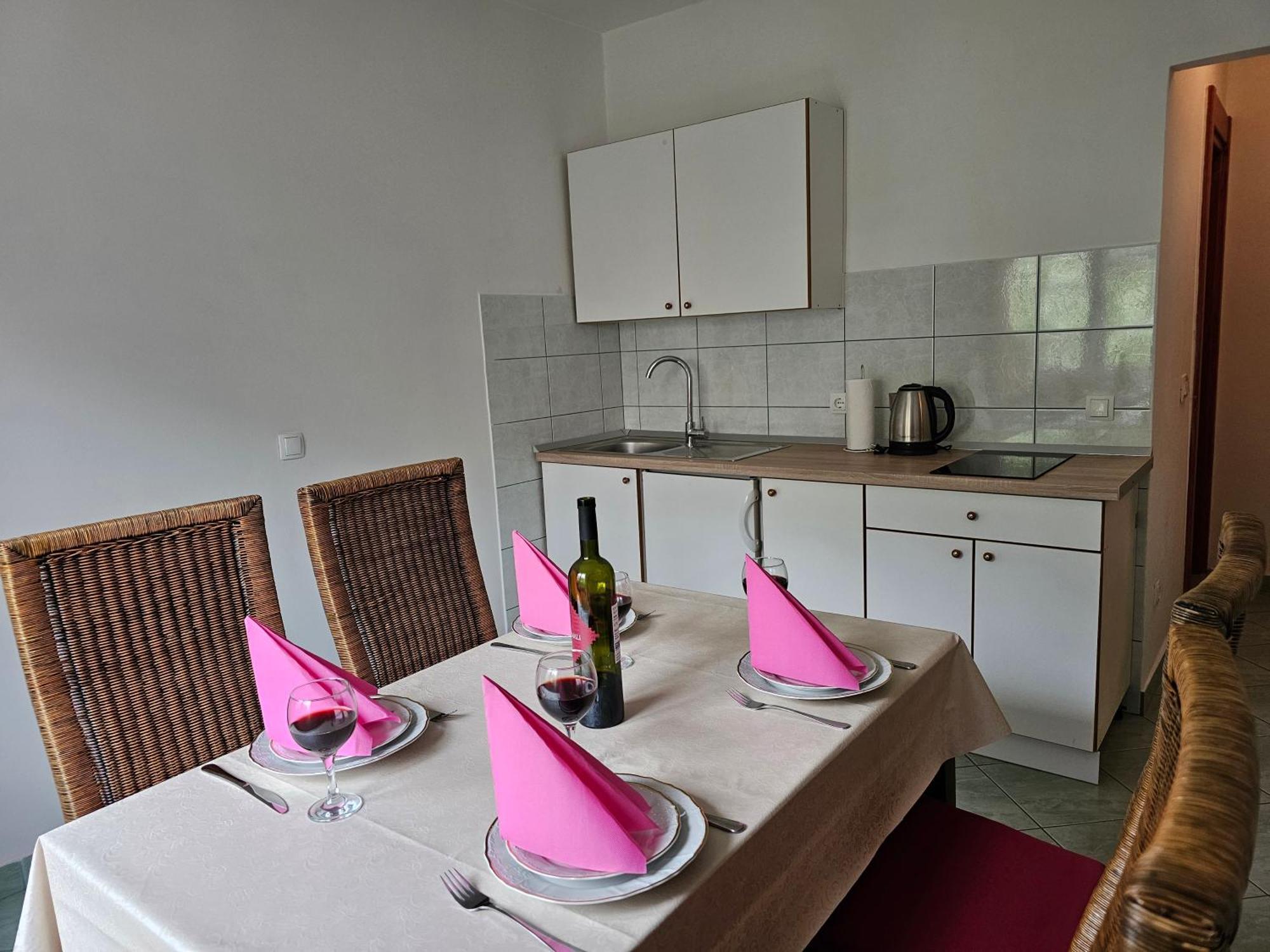 Apartments Kovac Makarska Rom bilde
