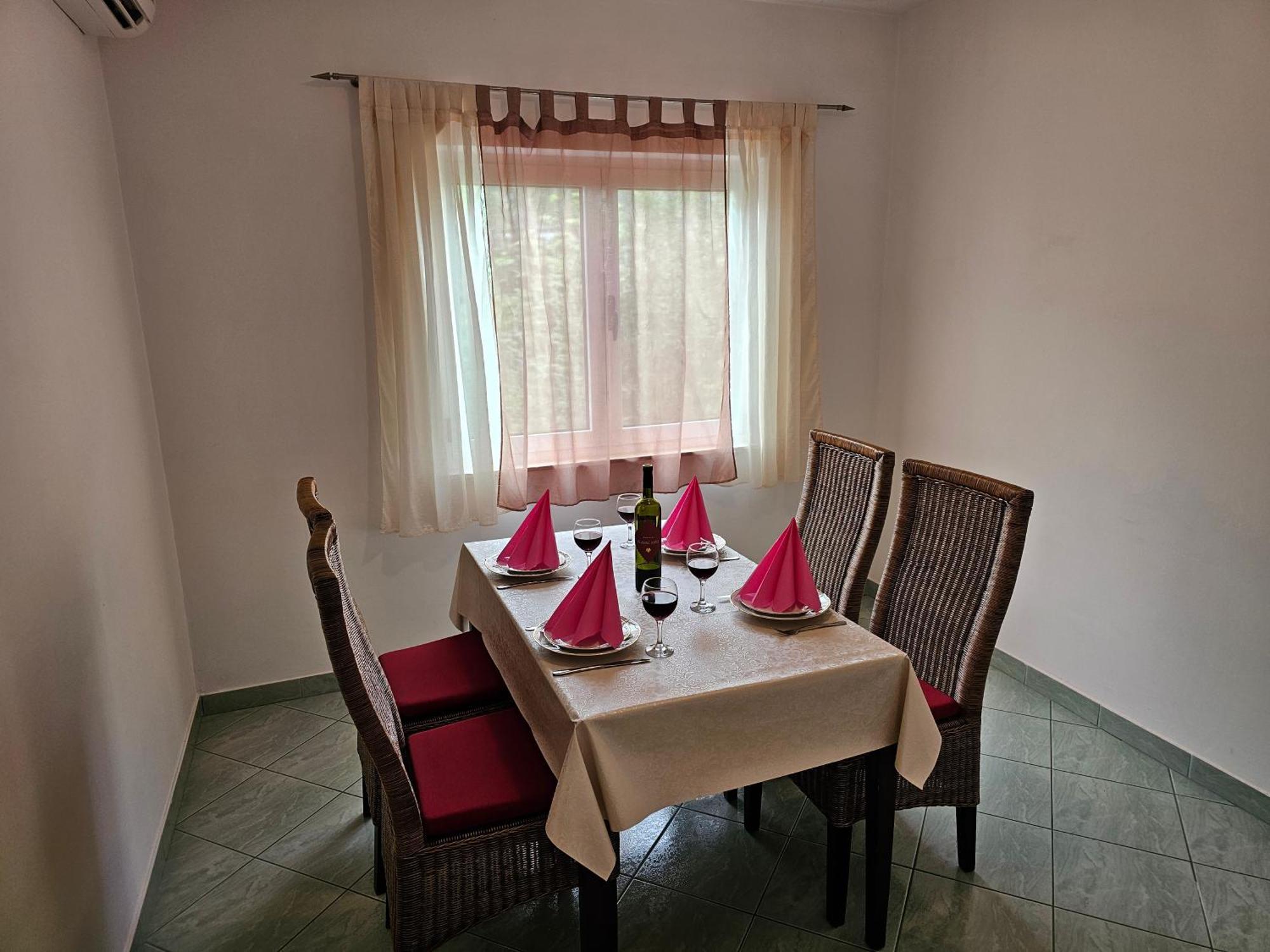 Apartments Kovac Makarska Rom bilde