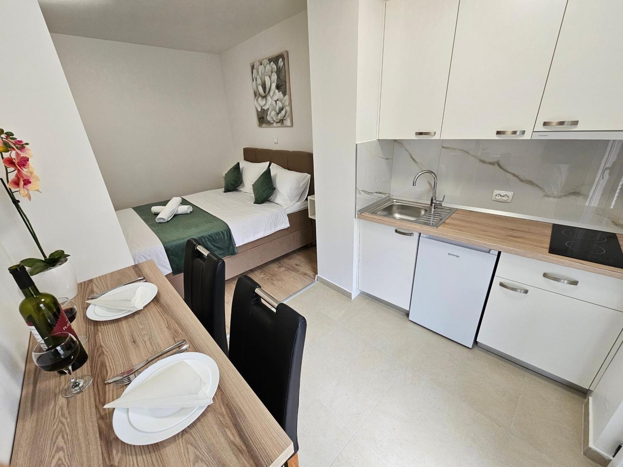 Apartments Kovac Makarska Eksteriør bilde