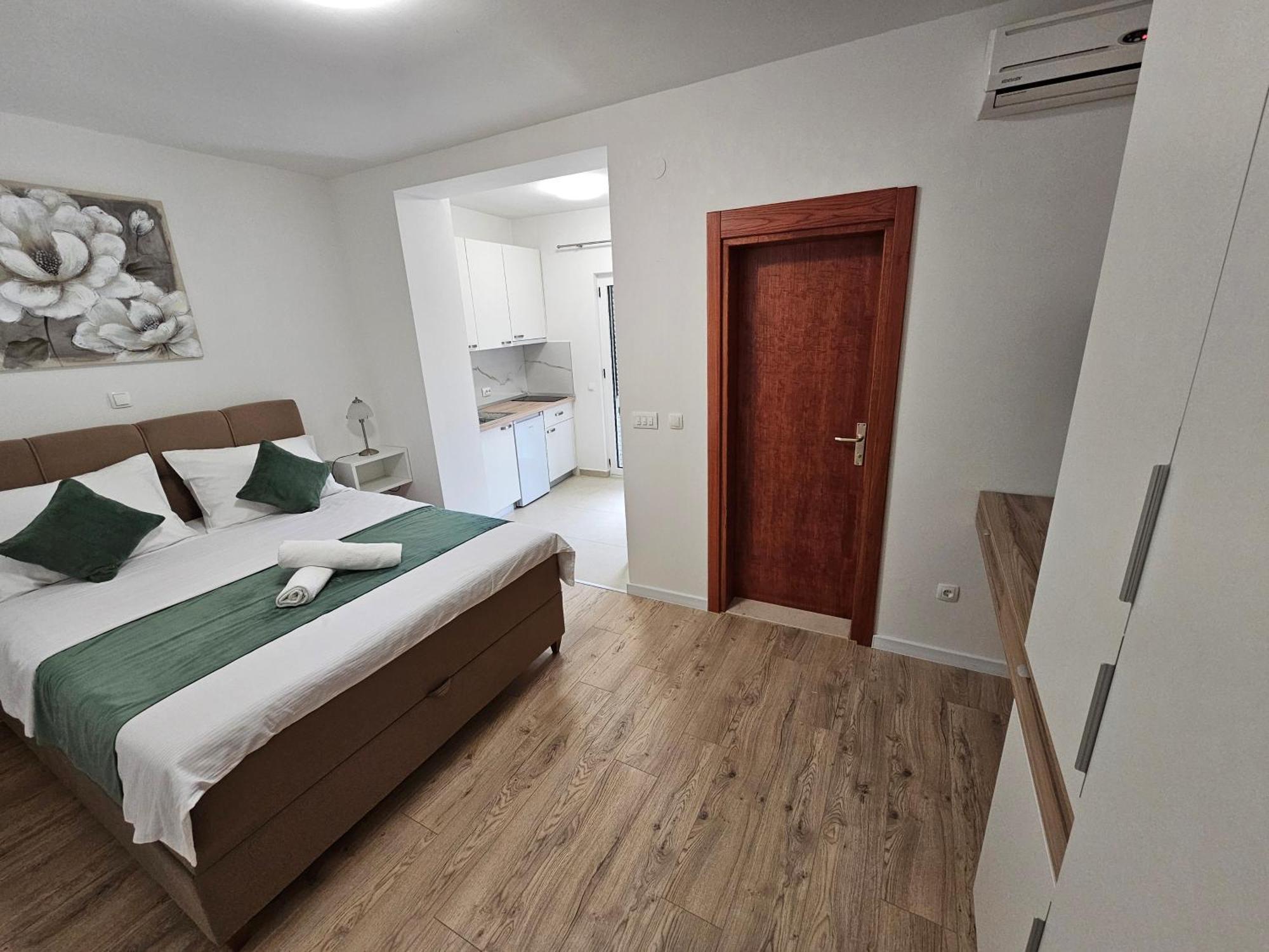 Apartments Kovac Makarska Eksteriør bilde