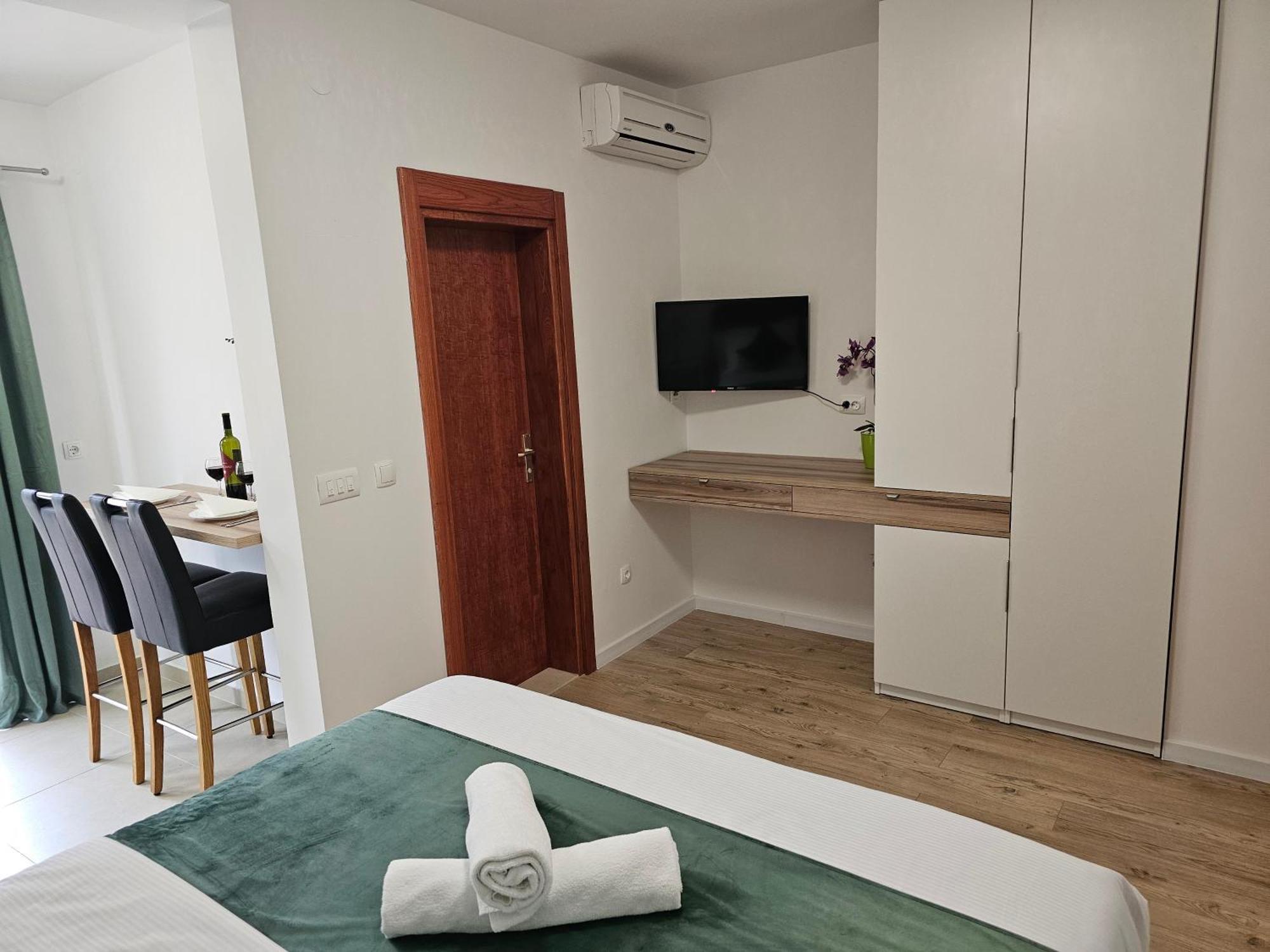 Apartments Kovac Makarska Eksteriør bilde