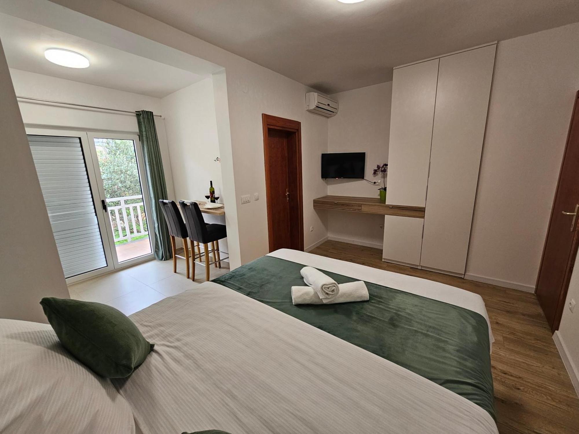 Apartments Kovac Makarska Eksteriør bilde