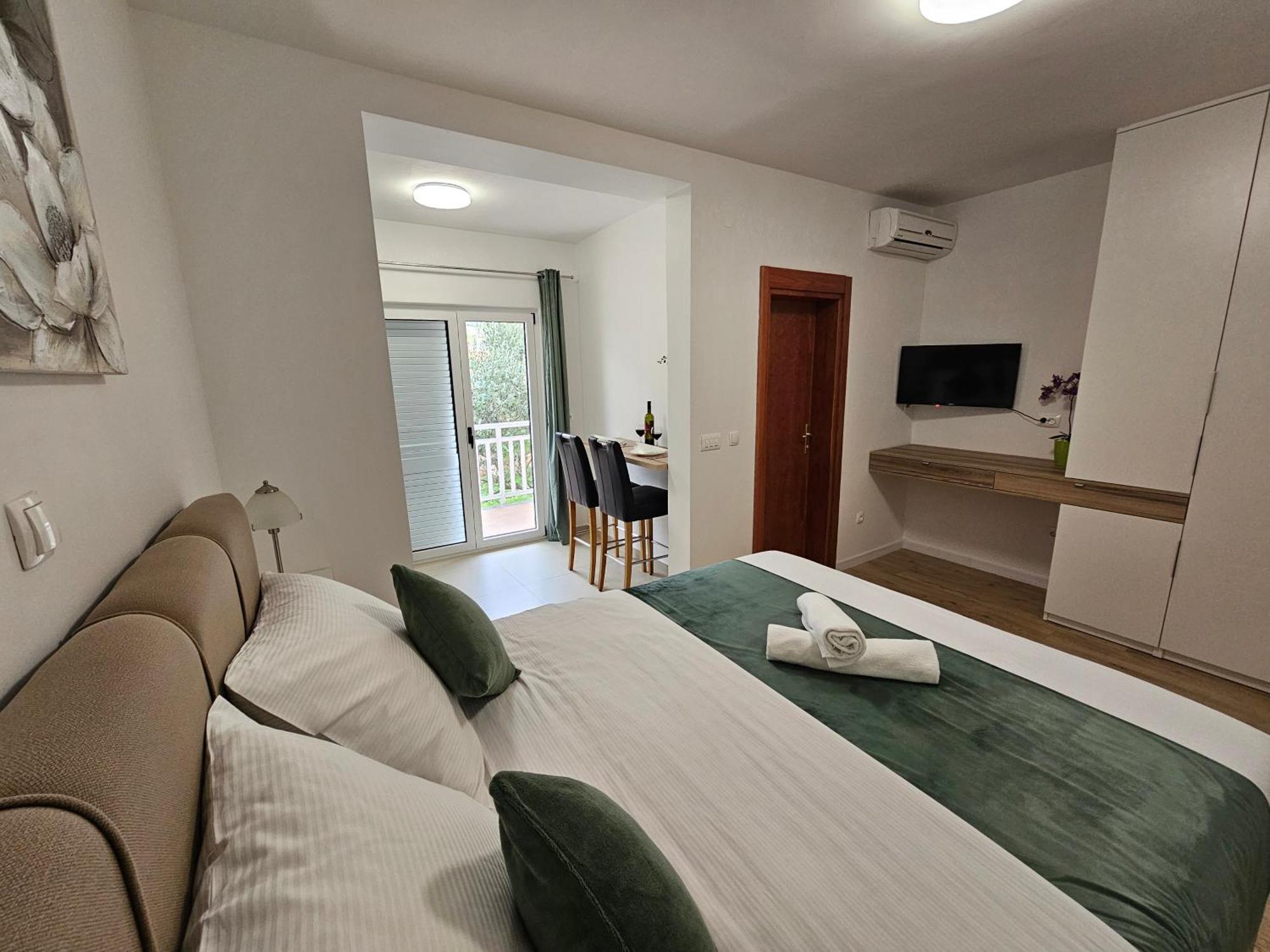 Apartments Kovac Makarska Eksteriør bilde